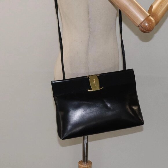 Salvatore Ferragamo Vala Shoulder Bag Leather Black Gold Auth - Picture 1 of 16